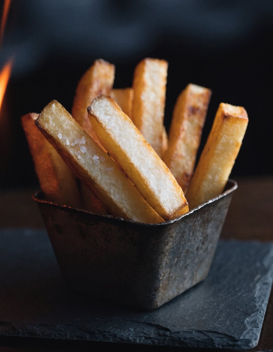 POMMES, DREIFACH: Dreimal gegart. Rindertalg. Salz.