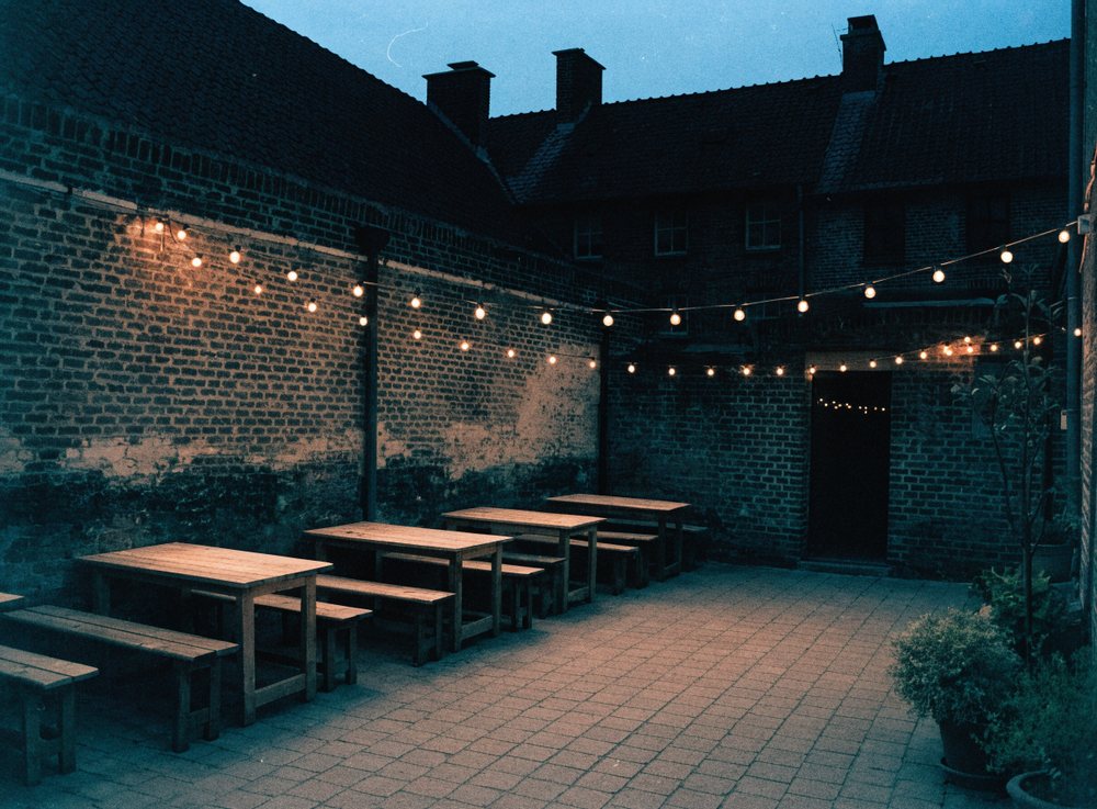 Hof mit 24 Plätzen